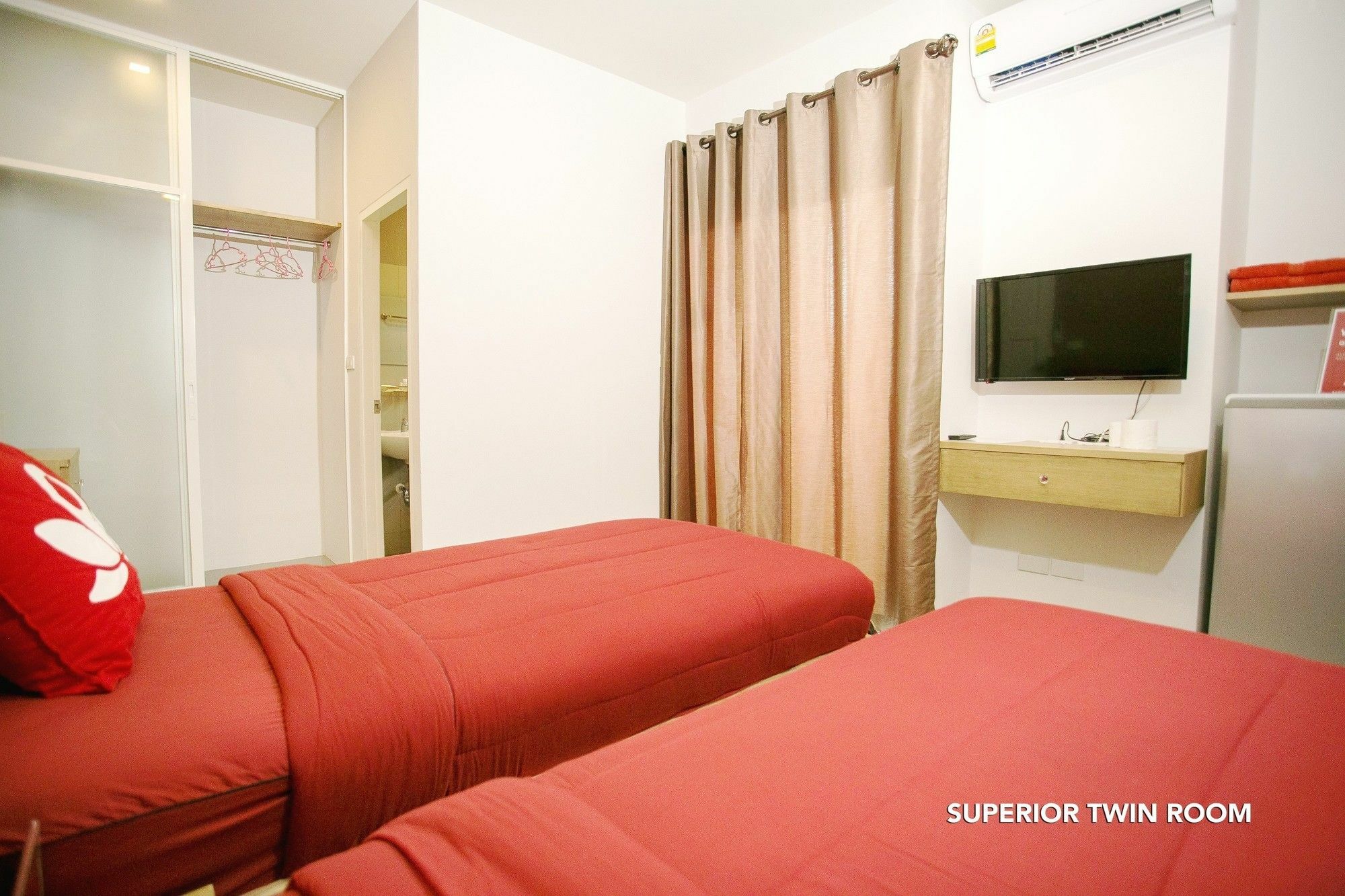 Oyo 127 D-Well Residence Hotel Bangkok Exterior photo