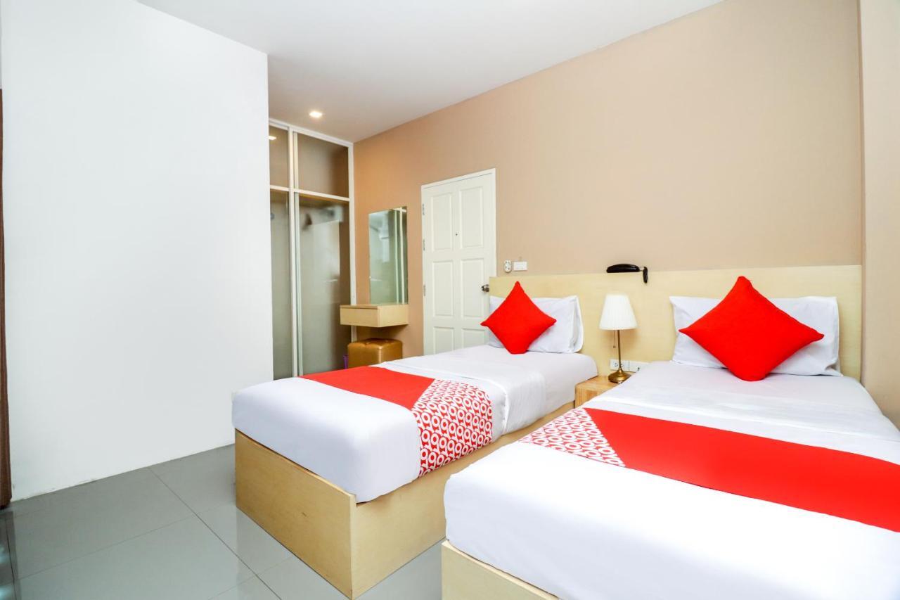 Oyo 127 D-Well Residence Hotel Bangkok Exterior photo